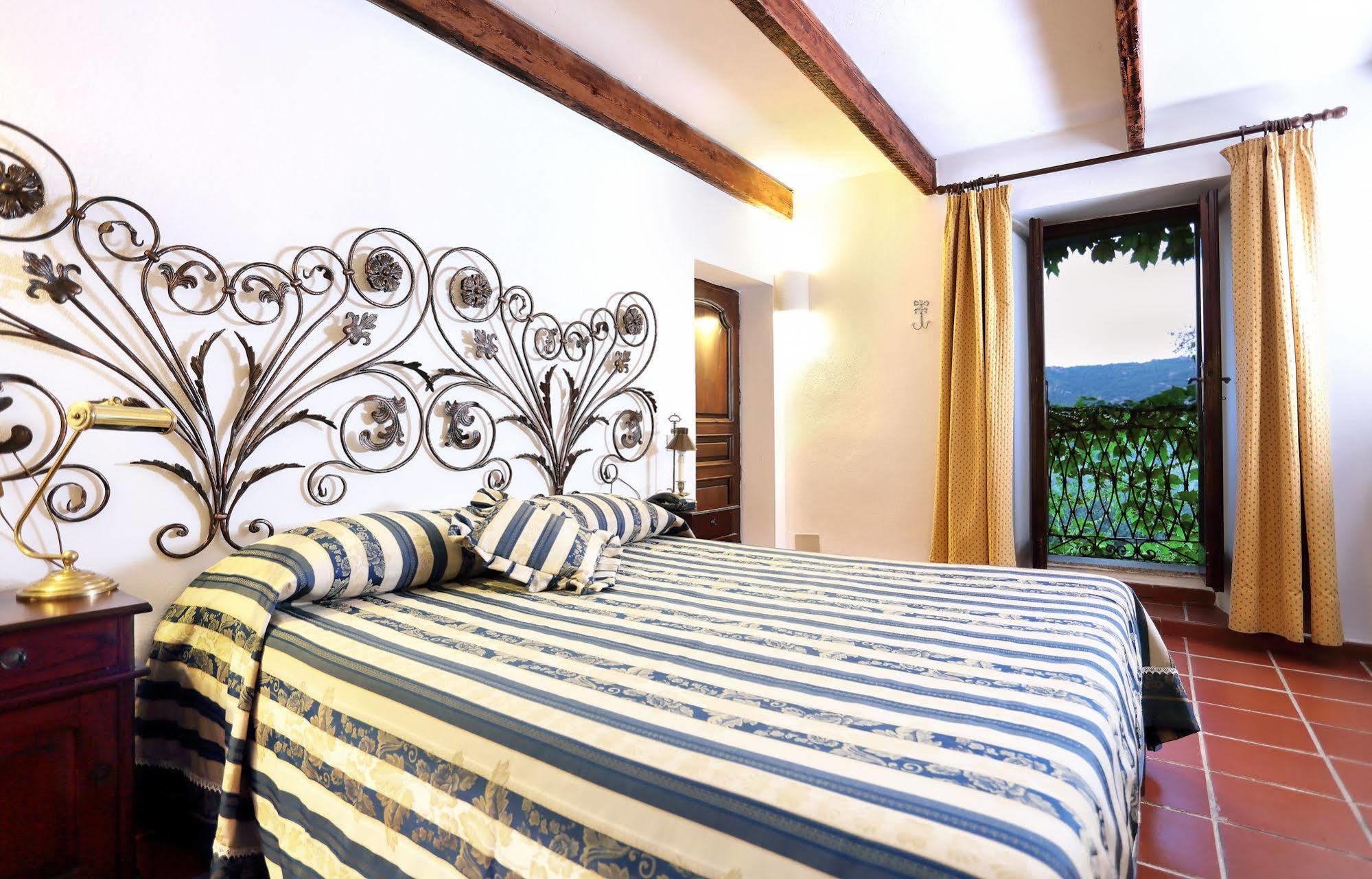 L'Agnata Di De Andre Boutique Hotel 滕皮奥保萨尼亚 外观 照片